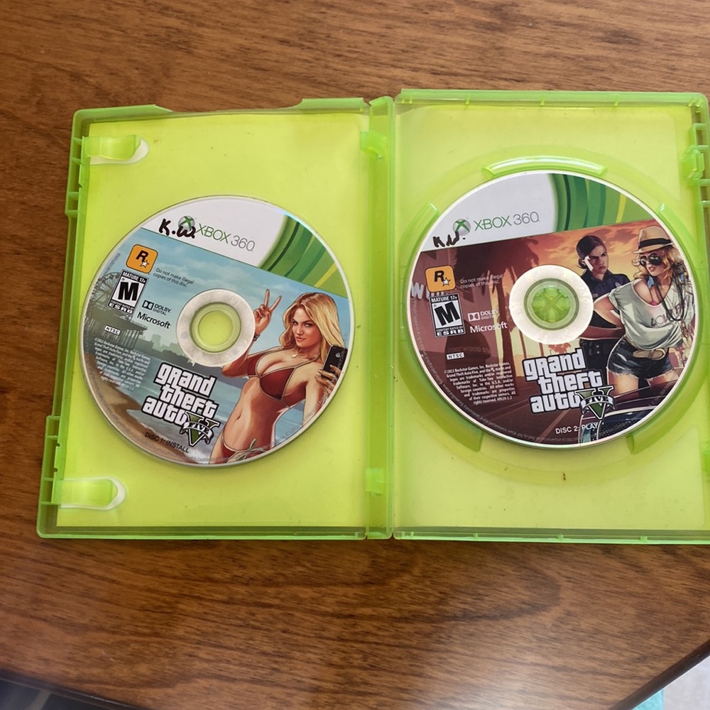 Xbox 360 grand theft auto five - Picture 3 of 3